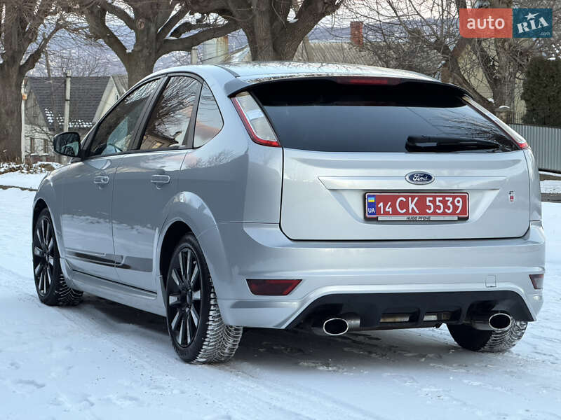 Хетчбек Ford Focus 2010 в Чернівцях
