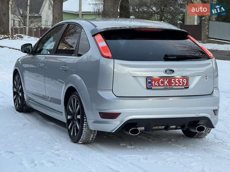 Хетчбек Ford Focus 2010 в Чернівцях