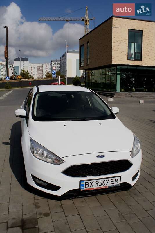 Хетчбек Ford Focus 2016 в Хмельницькому