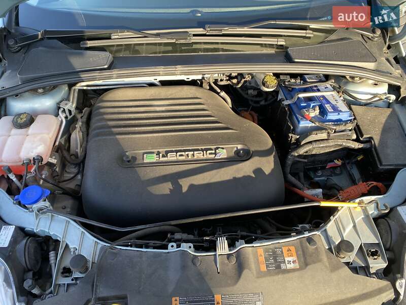 Хэтчбек Ford Focus 2013 в Львове