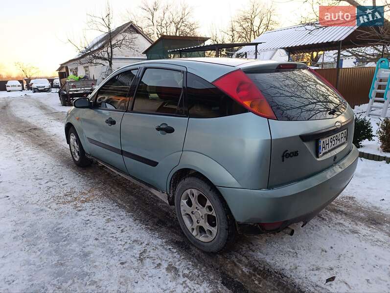 Хэтчбек Ford Focus 1999 в Мироновке