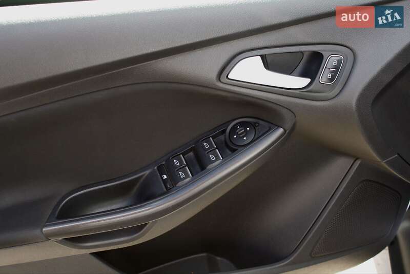 Хетчбек Ford Focus 2016 в Хмельницькому