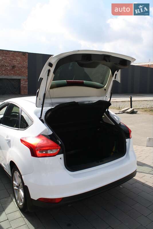 Хетчбек Ford Focus 2016 в Хмельницькому