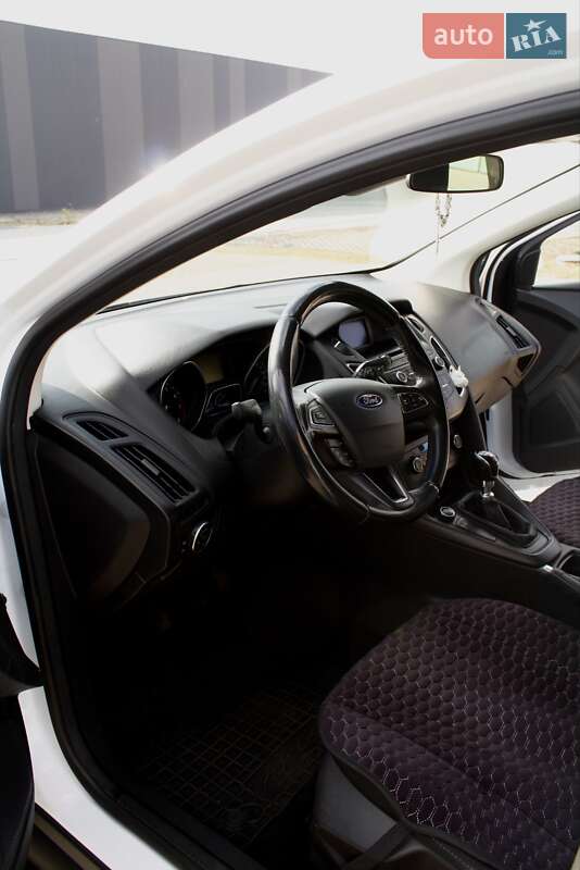Хетчбек Ford Focus 2016 в Хмельницькому
