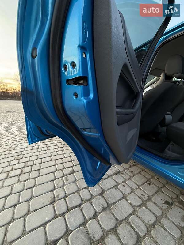 Хетчбек Ford Focus 2006 в Чернівцях фото 10 Хетчбек Ford Focus 2006 в Чернівцях