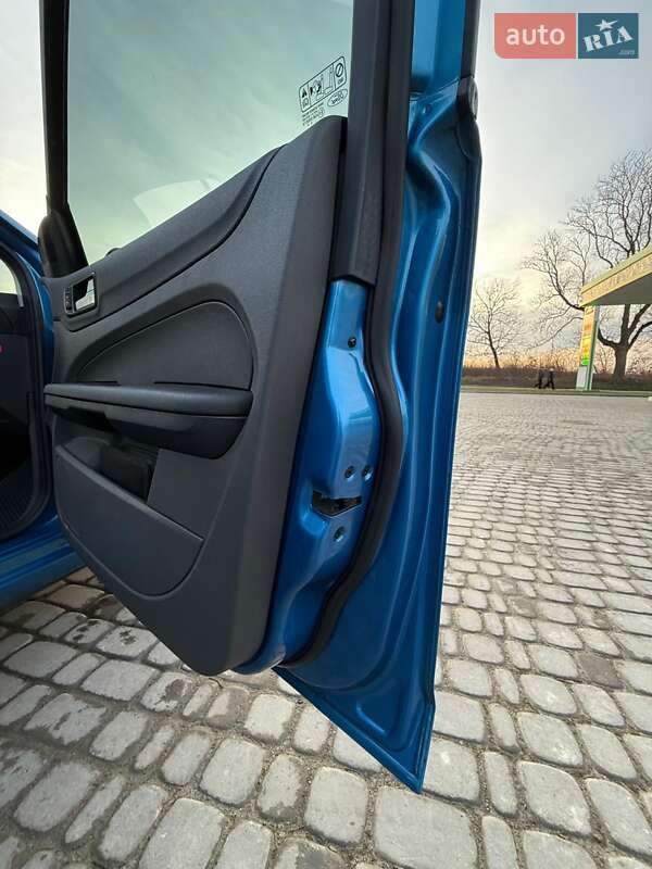 Хетчбек Ford Focus 2006 в Чернівцях фото 13 Хетчбек Ford Focus 2006 в Чернівцях