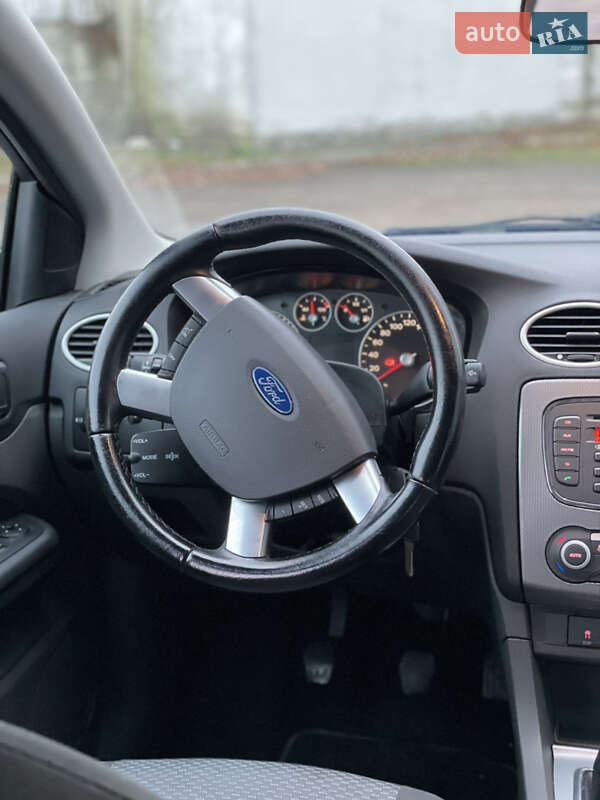 Хэтчбек Ford Focus 2007 в Владимире
