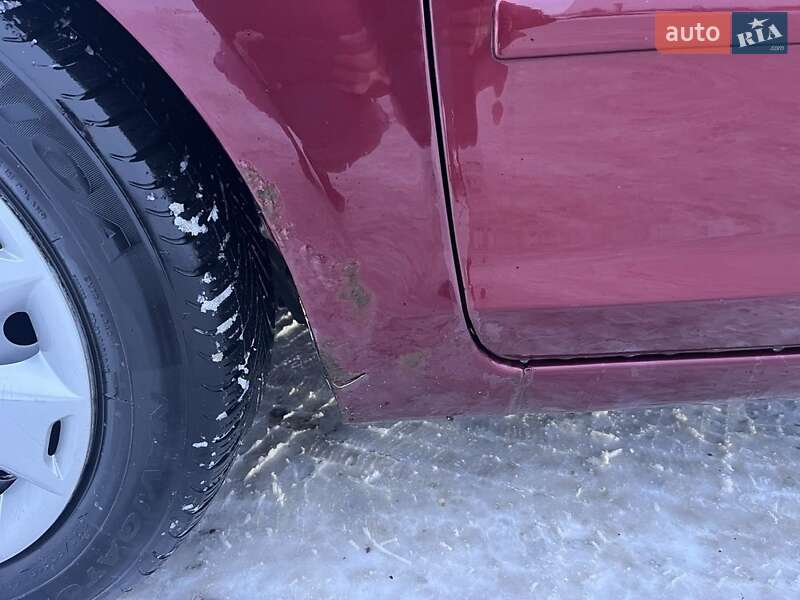 Хетчбек Ford Focus 2005 в Золочеві