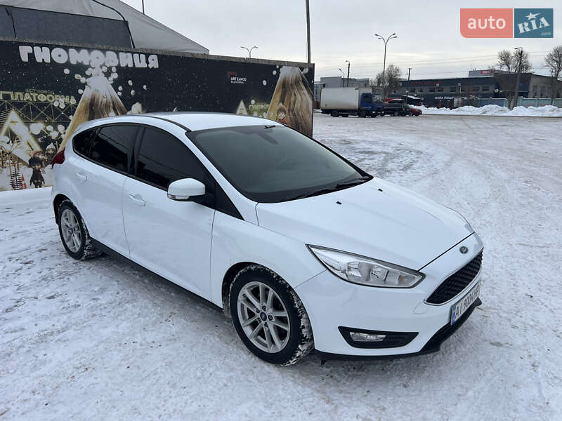 Хэтчбек Ford Focus 2015 в Киеве
