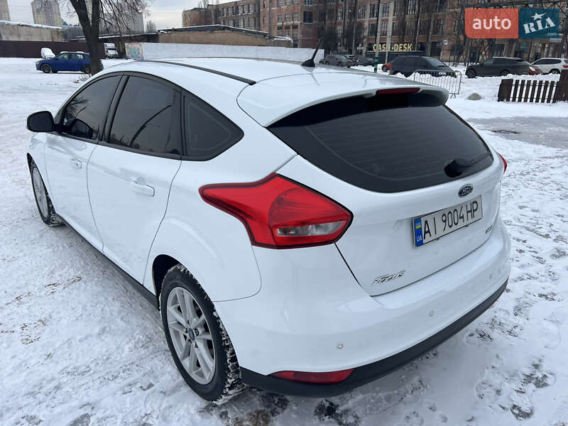 Хэтчбек Ford Focus 2015 в Киеве