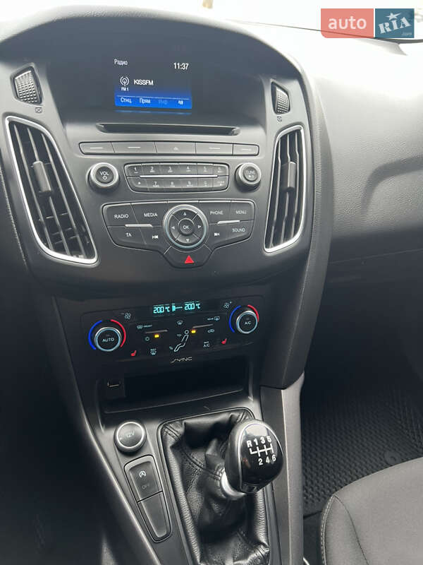 Хэтчбек Ford Focus 2015 в Киеве