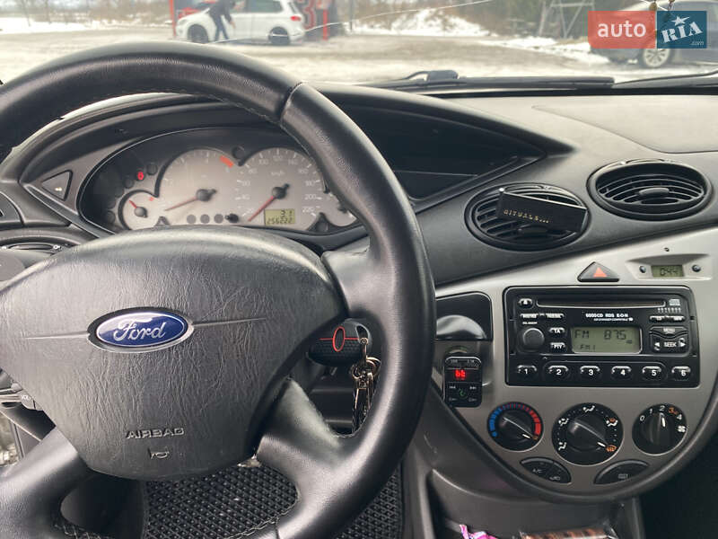 Хэтчбек Ford Focus 2003 в Рогатине