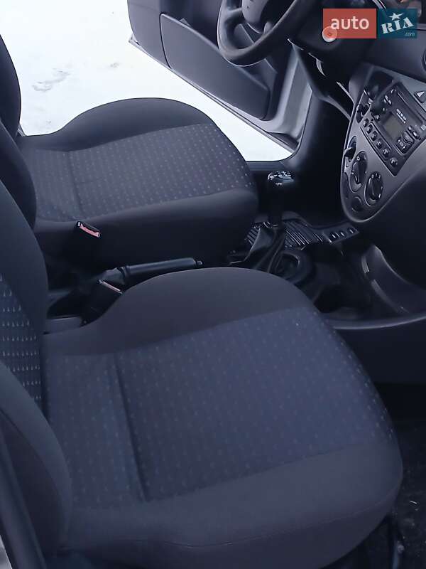Универсал Ford Focus 2004 в Тернополе фото 56 Универсал Ford Focus 2004 в Тернополе