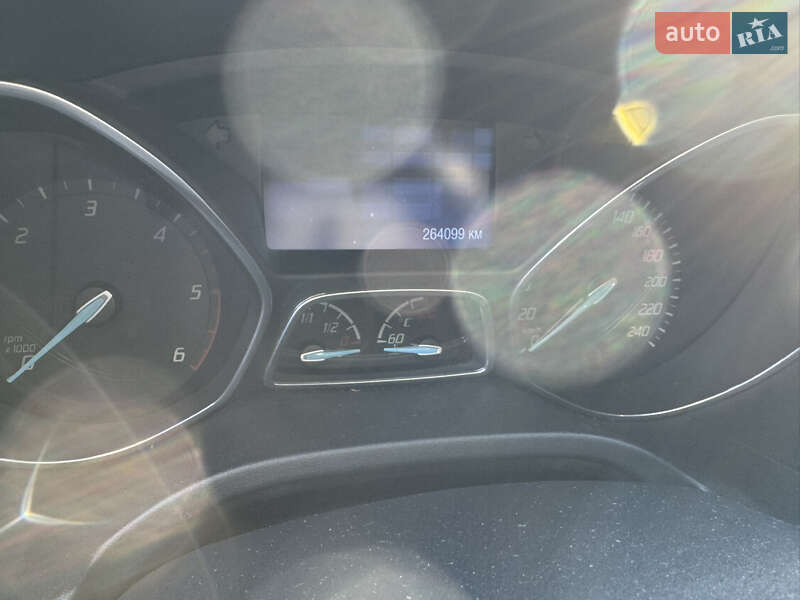 Хетчбек Ford Focus 2013 в Івано-Франківську