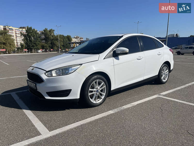 Седан Ford Focus 2015 в Киеве