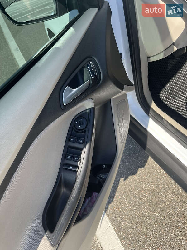 Седан Ford Focus 2015 в Киеве