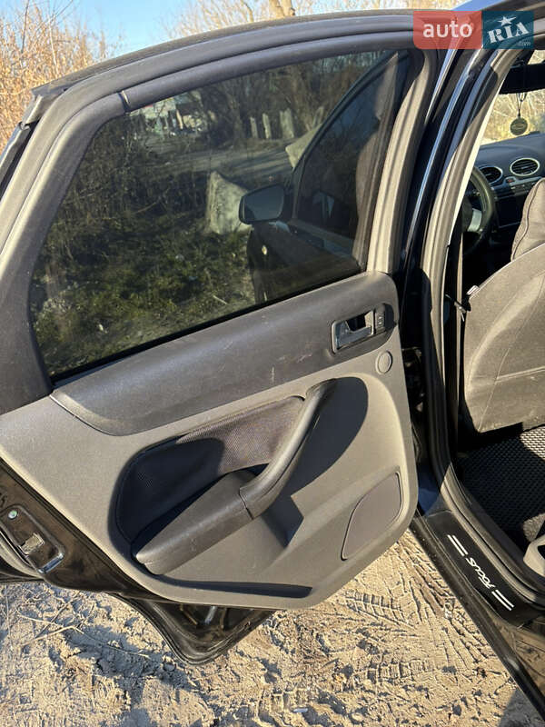 Хэтчбек Ford Focus 2005 в Киеве