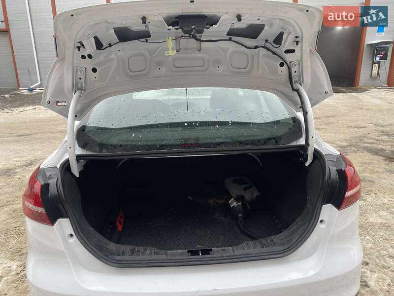 Седан Ford Focus 2018 в Сумах