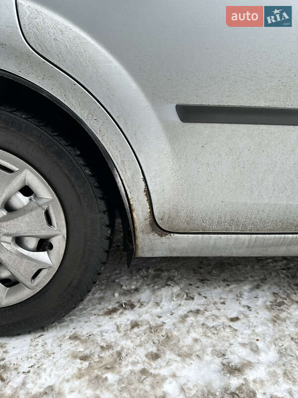 Хэтчбек Ford Focus 2005 в Киеве фото 11 Хэтчбек Ford Focus 2005 в Киеве