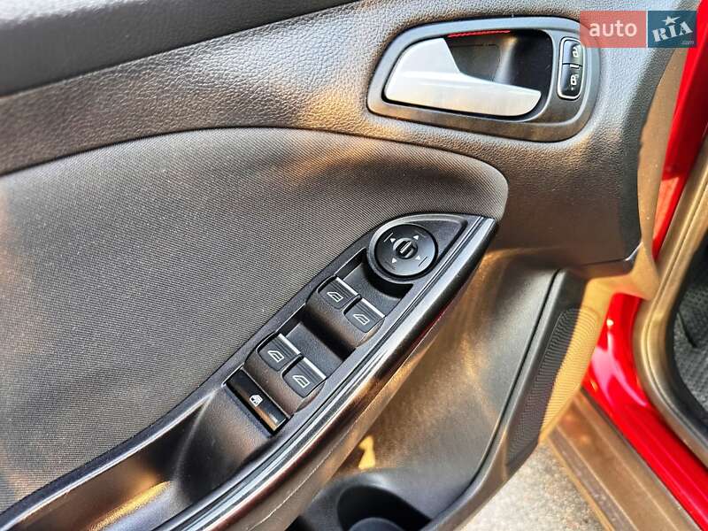 Хэтчбек Ford Focus 2016 в Запорожье