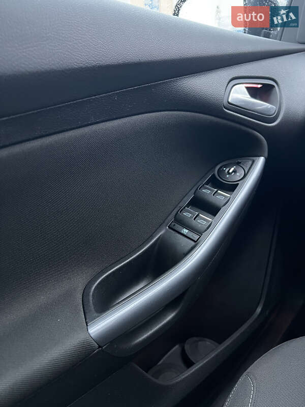 Хэтчбек Ford Focus 2012 в Житомире