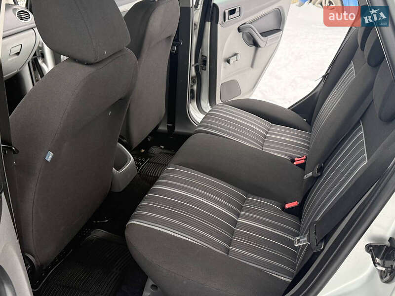 Универсал Ford Focus 2008 в Дрогобыче фото 48 Универсал Ford Focus 2008 в Дрогобыче