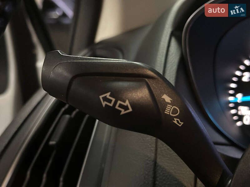 Хэтчбек Ford Focus 2016 в Днепре