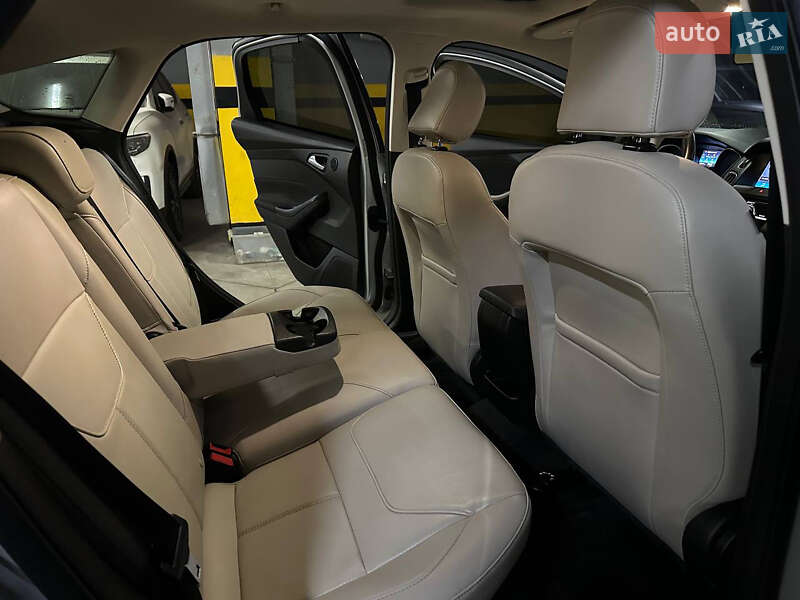 Хэтчбек Ford Focus 2016 в Днепре