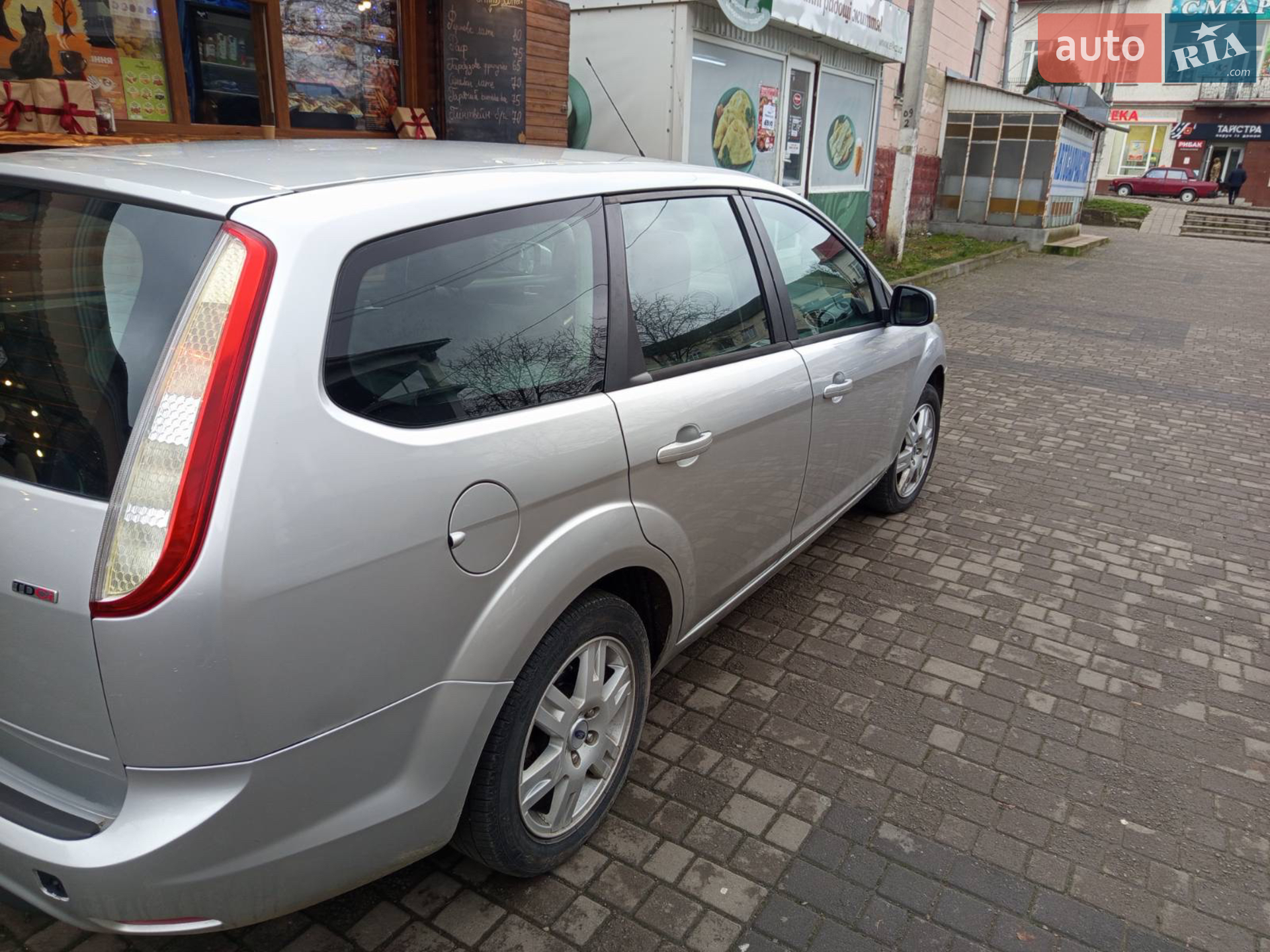 2010 Ford Focus - мініатюра 4