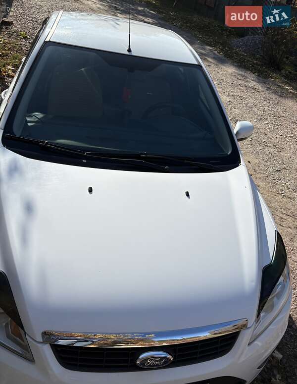 Хетчбек Ford Focus 2011 в Вільногірську