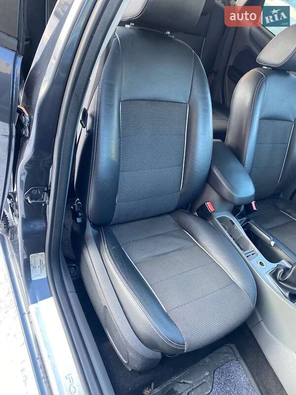 Універсал Ford Focus 2010 в Чернігові фото 23 Універсал Ford Focus 2010 в Чернігові