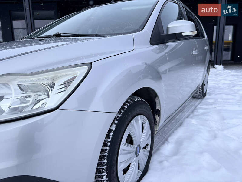Универсал Ford Focus 2008 в Нововолынске