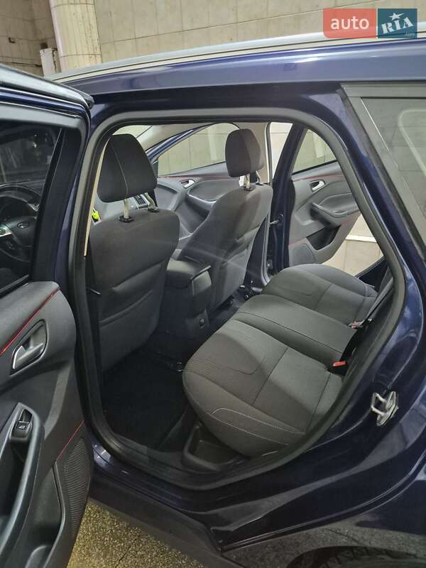 Універсал Ford Focus 2011 в Конотопі