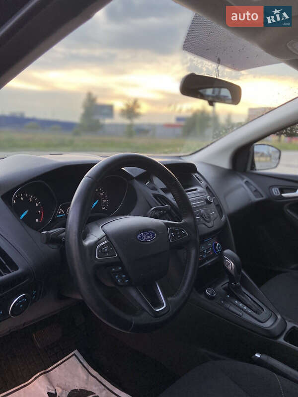 Хэтчбек Ford Focus 2017 в Здолбунове