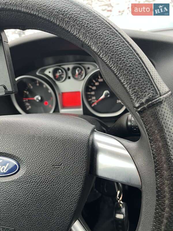 Хетчбек Ford Focus 2008 в Дніпрі