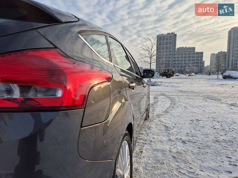 Хэтчбек Ford Focus 2015 в Киеве