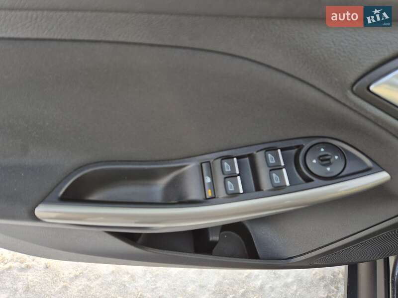 Хэтчбек Ford Focus 2015 в Киеве