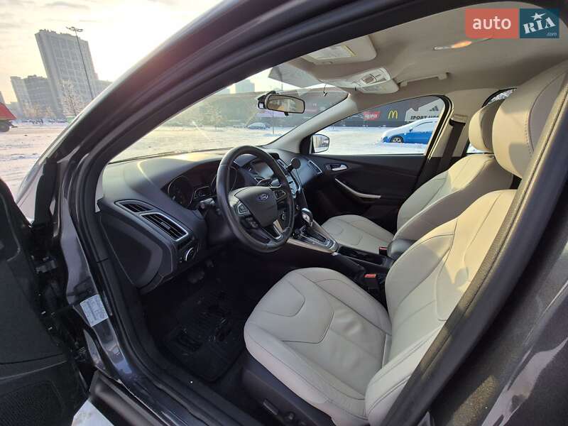Хэтчбек Ford Focus 2015 в Киеве