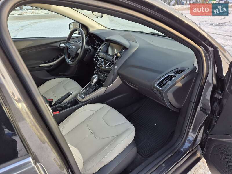 Хэтчбек Ford Focus 2015 в Киеве