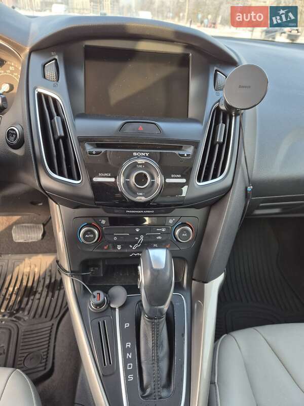 Хэтчбек Ford Focus 2015 в Киеве