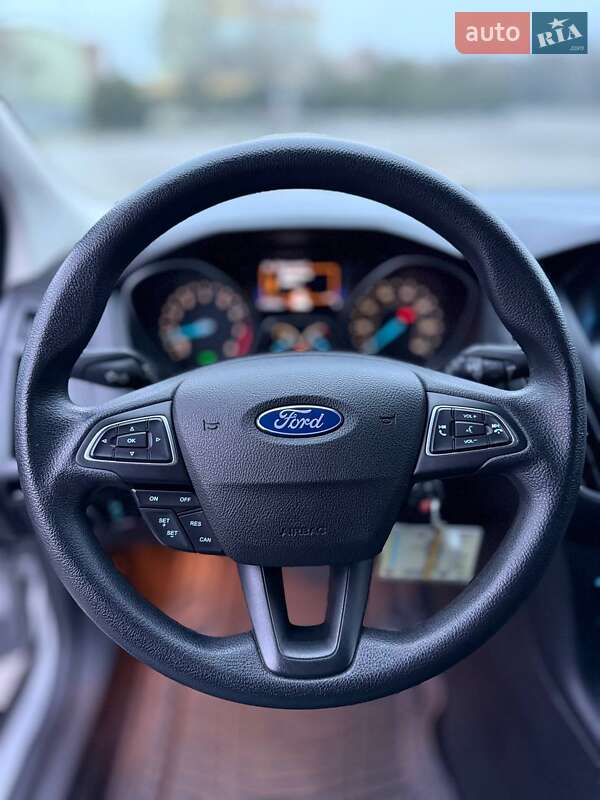Хэтчбек Ford Focus 2015 в Днепре