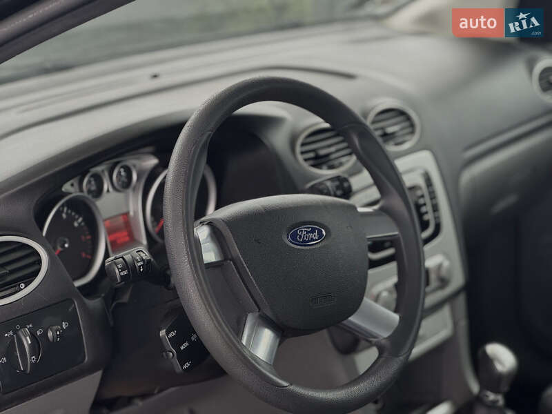 Хэтчбек Ford Focus 2008 в Вознесенске