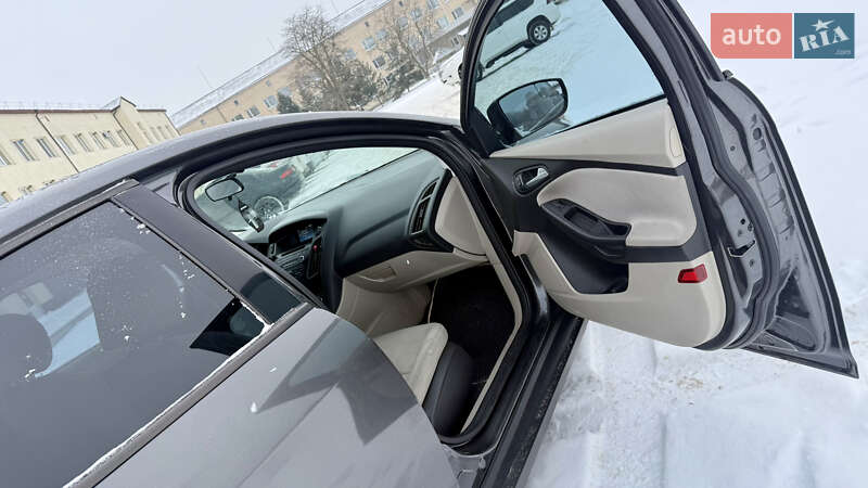 Седан Ford Focus 2015 в Теплику
