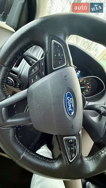 Седан Ford Focus 2015 в Теплику