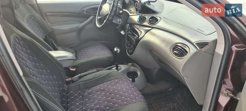 Седан Ford Focus 2001 в Черкасах