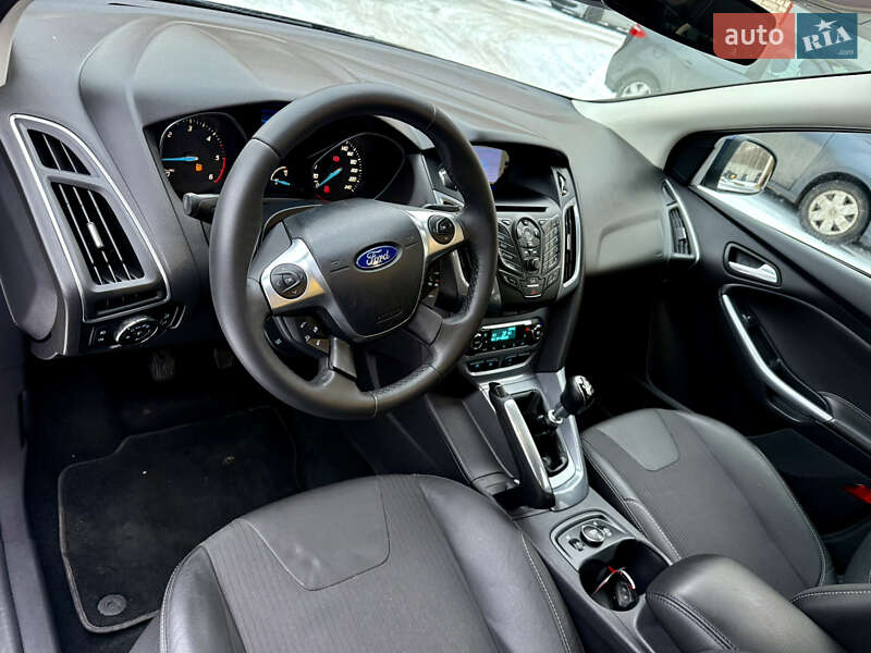 Хэтчбек Ford Focus 2012 в Ровно
