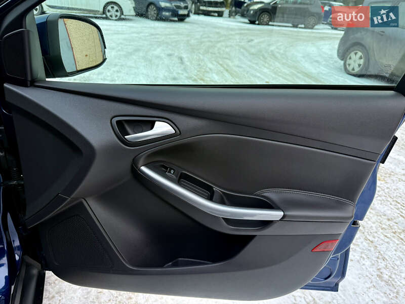 Хэтчбек Ford Focus 2012 в Ровно