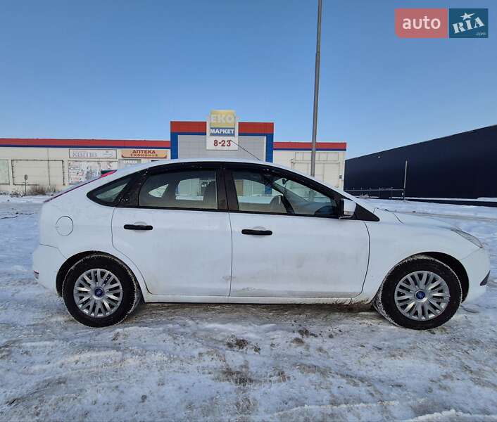 Хэтчбек Ford Focus 2011 в Чернигове