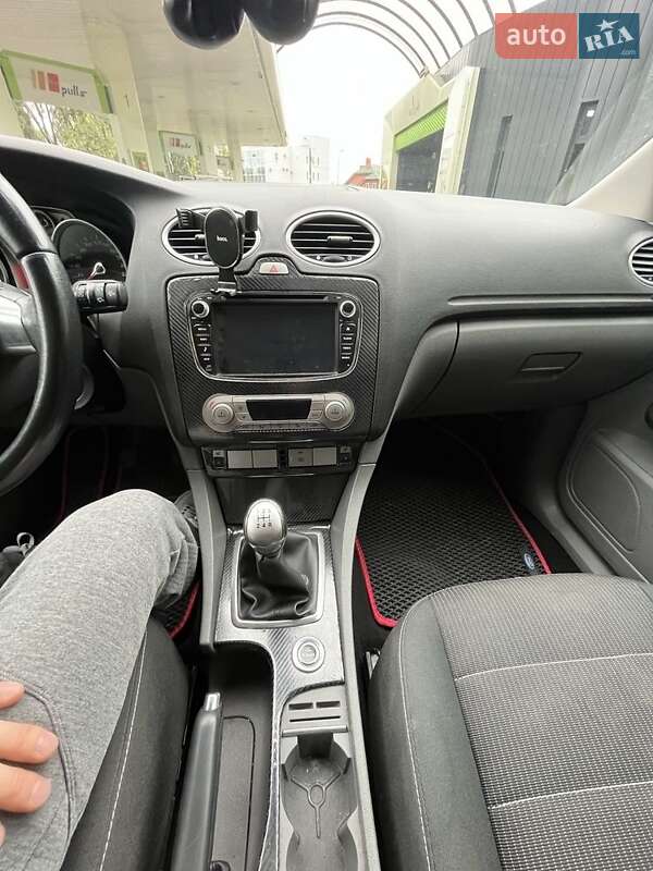 Универсал Ford Focus 2010 в Березному