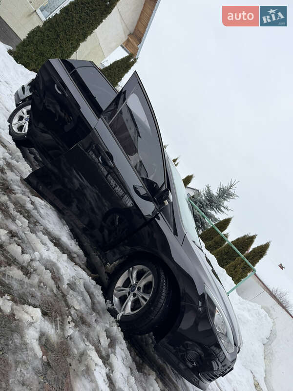 Седан Ford Focus 2013 в Стрые